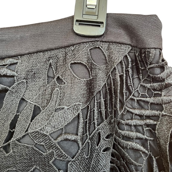 Express Black High Waisted Cut Out Lace Wide Leg Ankle Pant Size 10 Short EUC - Picture 7 of 10